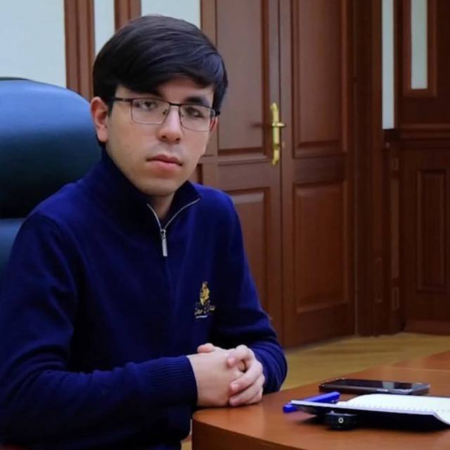 Avazbek Meliqoziyev ofisda